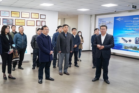 國家統(tǒng)計局黨組成員、副局長盛來運一行調(diào)研成都航宇生產(chǎn)和研發(fā)活動情況